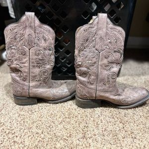 Corral boots